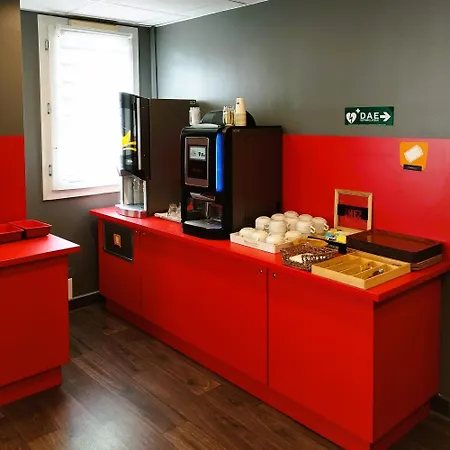 里昂东里岛普瑞米尔经典酒店 *