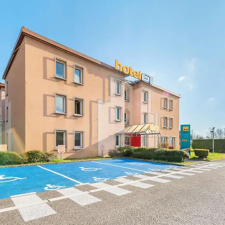 Hotelf1 Lyon Bourgoin-jallieu * イスルダボー