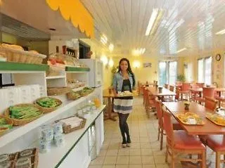 Hotelf1 Lyon Bourgoin-jallieu * L'Isle-d'Abeau