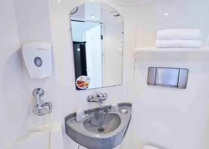 Hotelf1 Lyon Bourgoin-jallieu